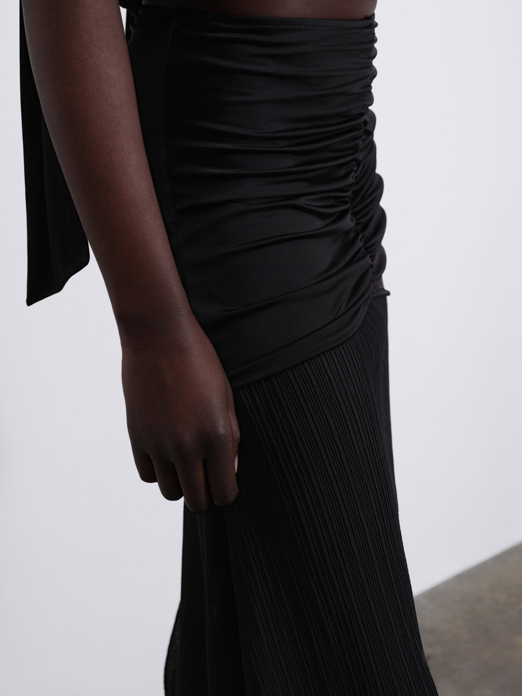 Ellen Pleated Baloon Maxi Skirt — Black