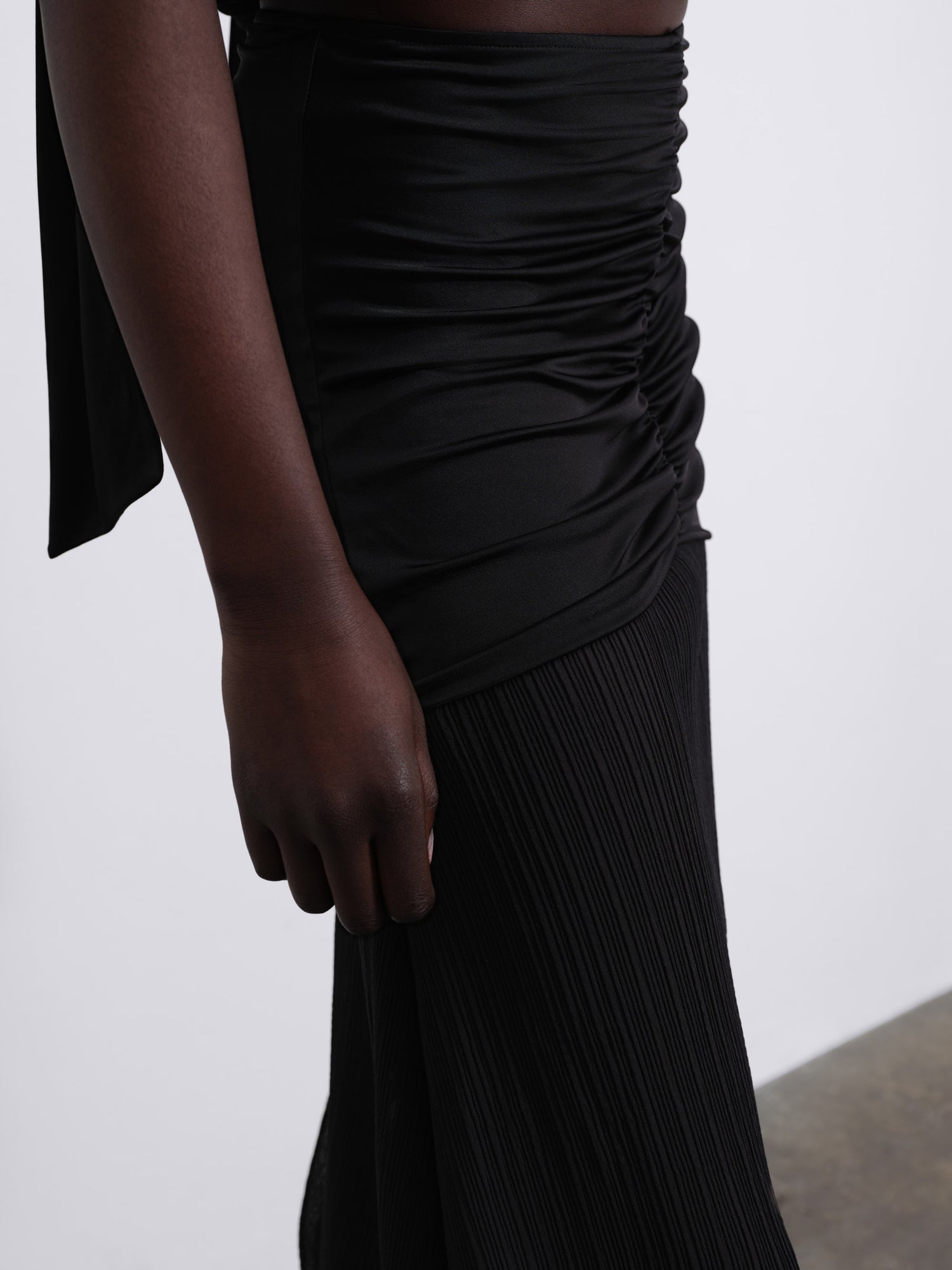 Ellen Pleated Baloon Maxi Skirt — Black