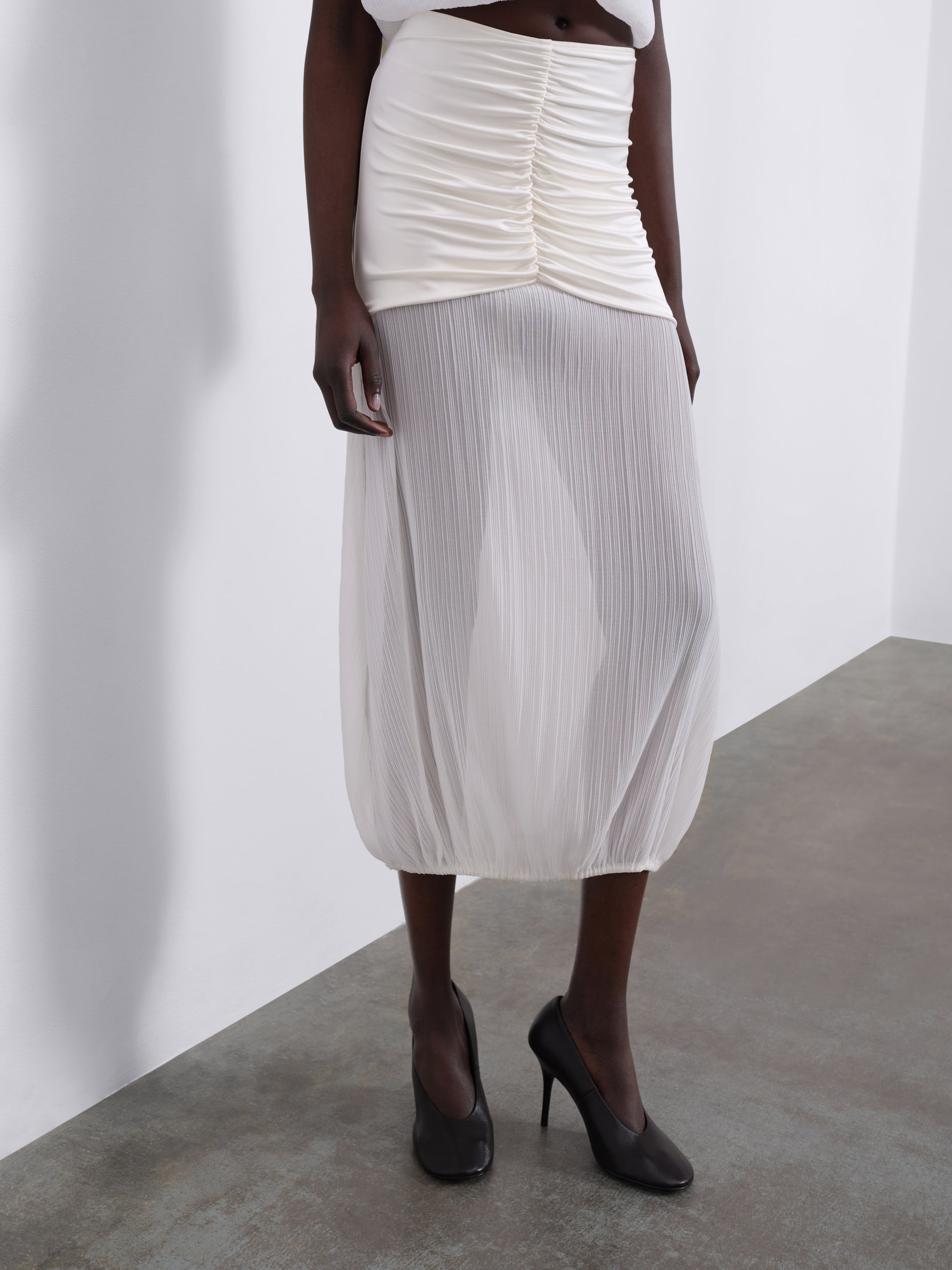 Ellen Pleated Baloon Maxi Skirt — Black