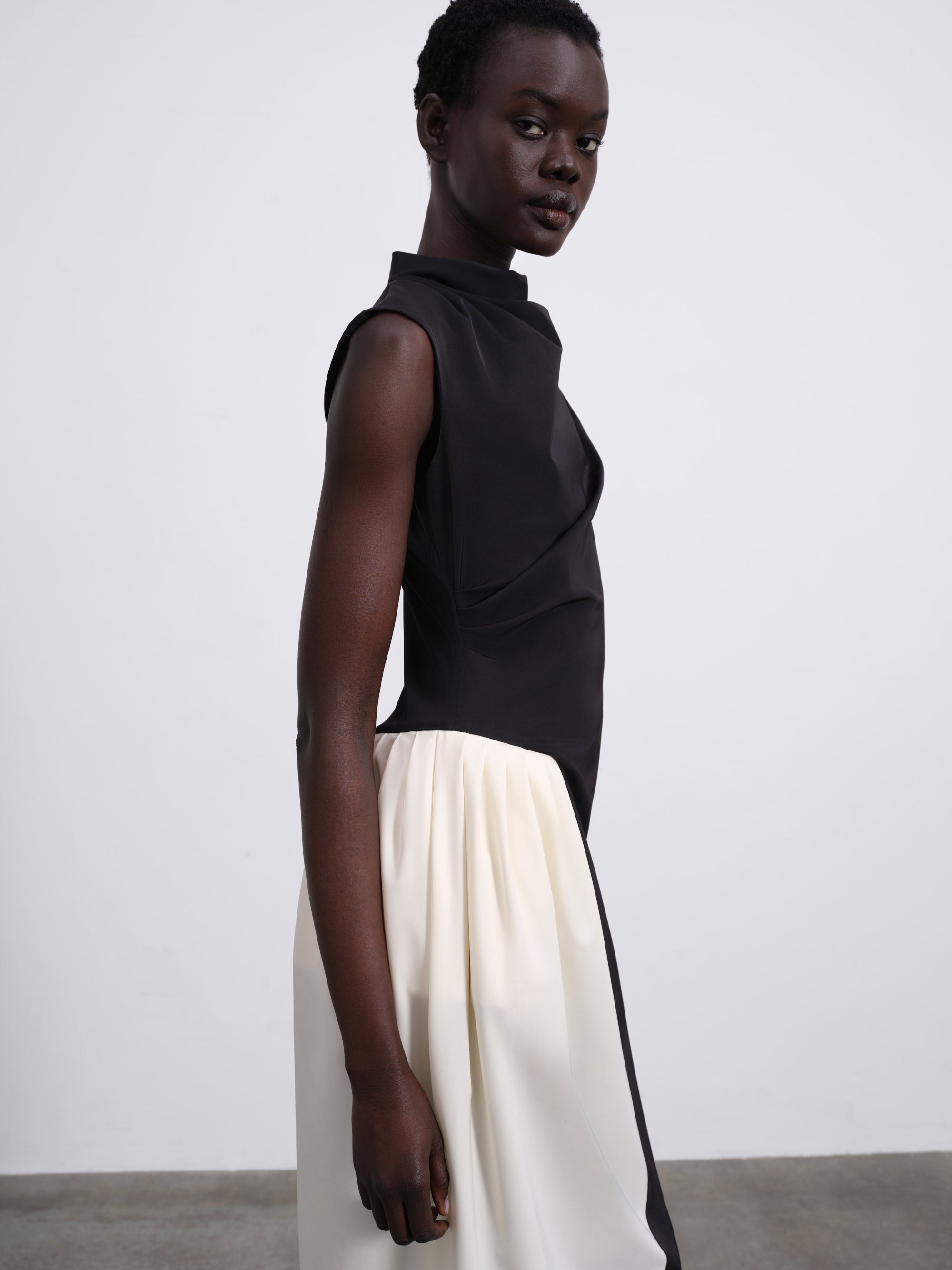 Elys Sculptural Contrast Dress — Black