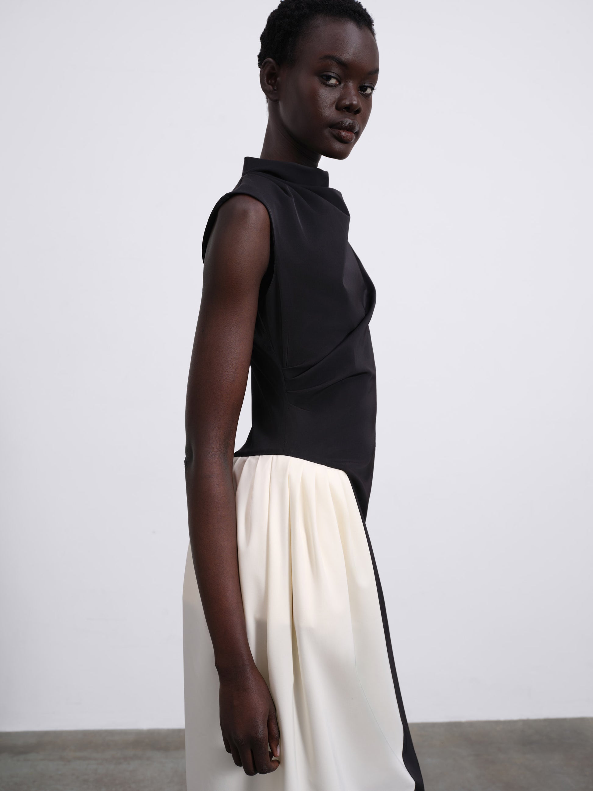 Elys Sculptural Contrast Dress — Black