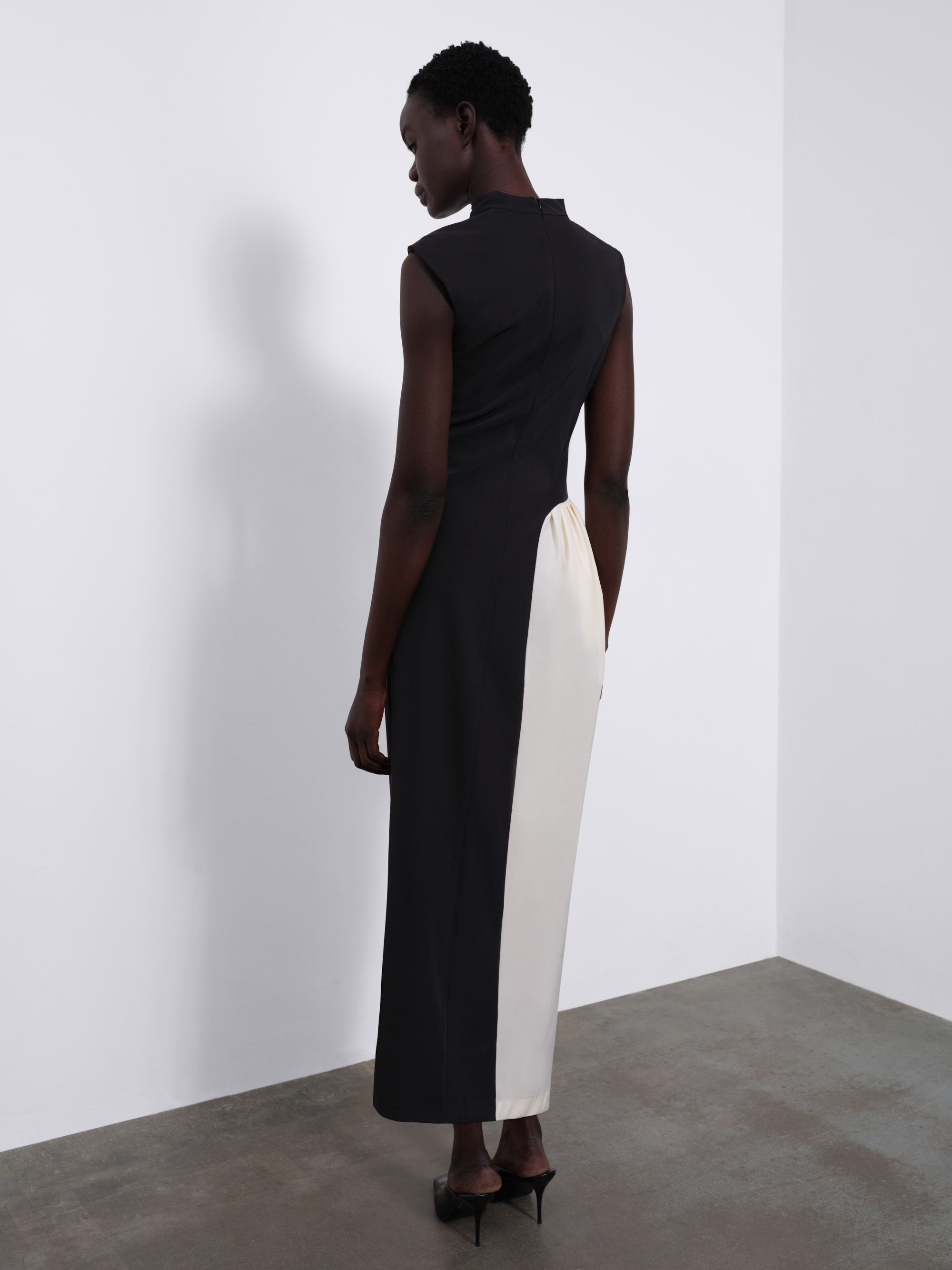 Elys Sculptural Contrast Dress — Black