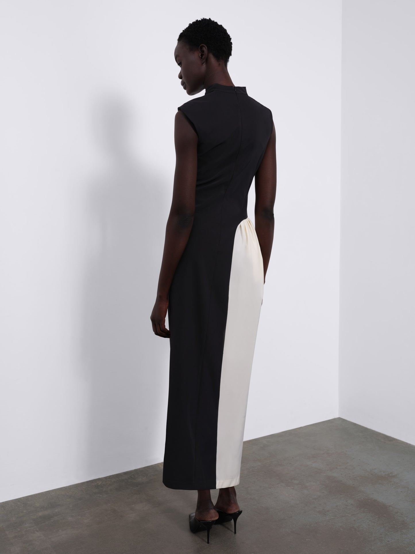 Elys Sculptural Contrast Dress — Black