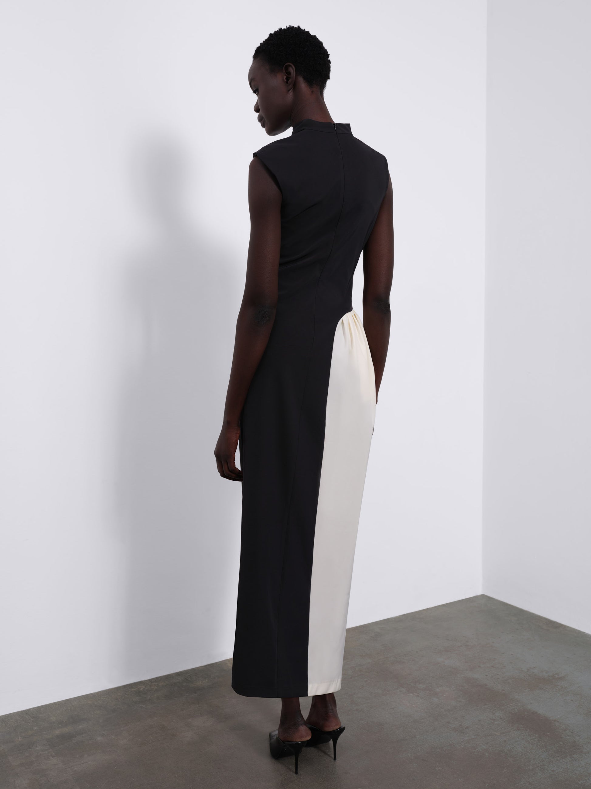 Elys Sculptural Contrast Dress — Black