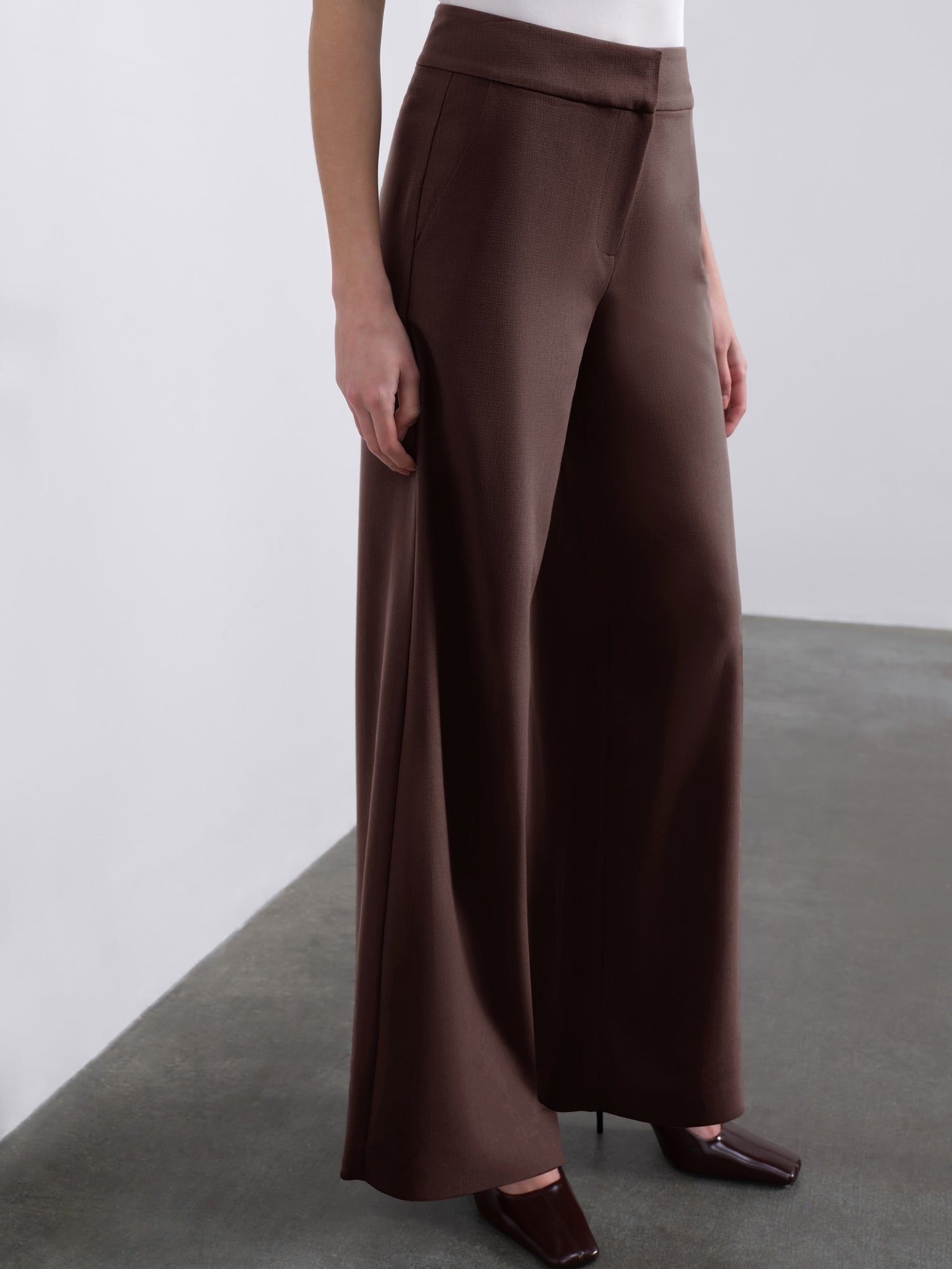 Oris Tailored Wide-Leg Trousers — Chocolate