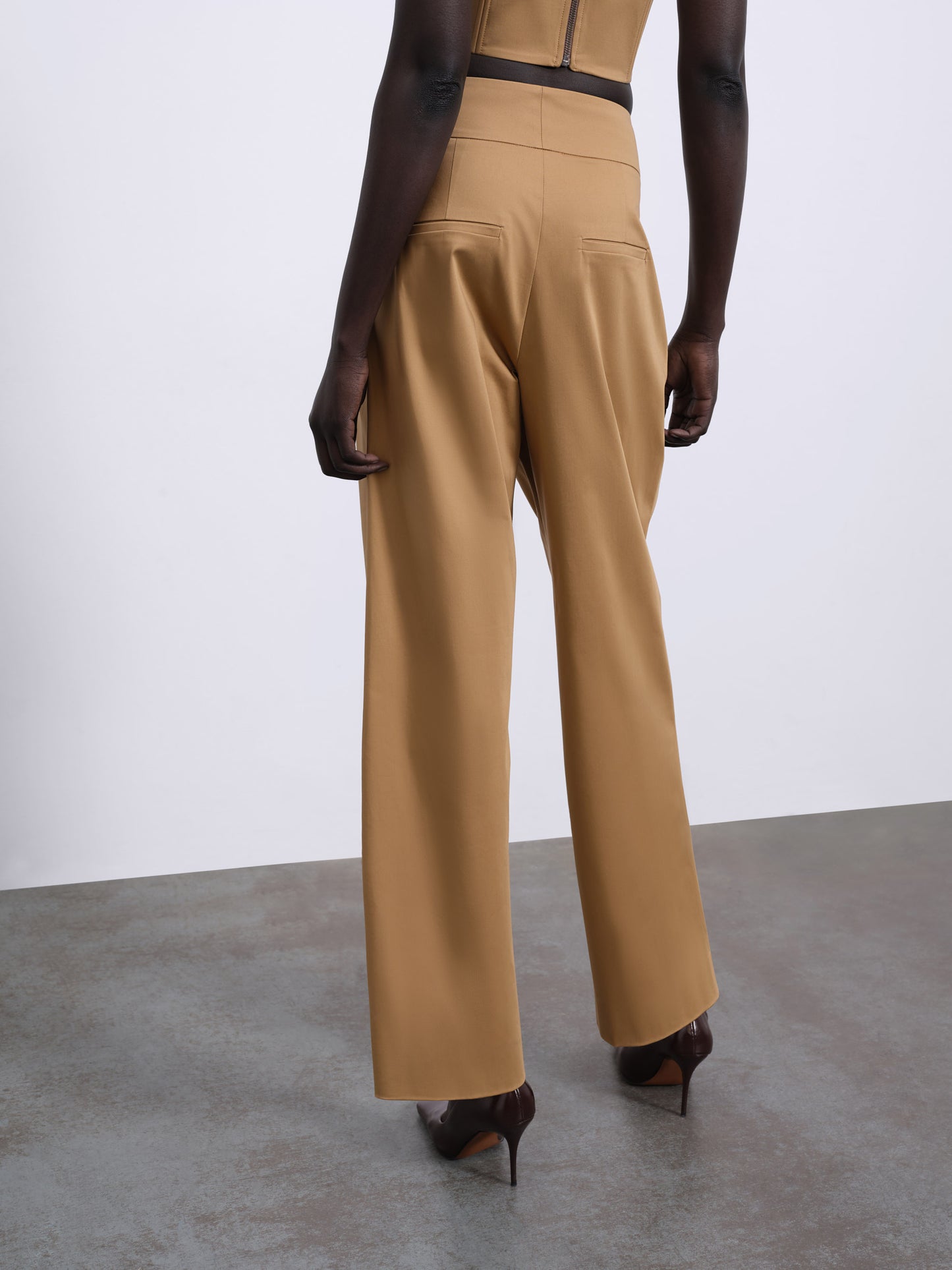 Veyra Pleated Trousers